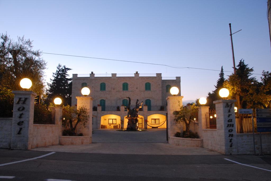 Hotel Castel Miramonti Selva Di Fasano Exteriör bild